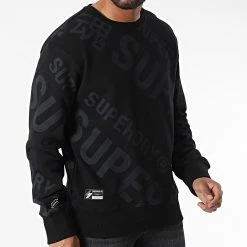 Vente flash 🥰 Sweat Crewneck Code Classic AOP M2012136A Noir de Superdry ✨