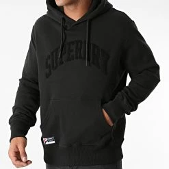 Coupon 👏 Sweat Capuche Varsity Arch Mono M2011373A Noir de Superdry 🛒