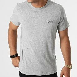 Les meilleures critiques de ❤️ Tee 👕 Shirt Vintage Logo Embroidery M1011245A Gris Clair Chiné de Superdry ✨ -Superdry Soldes superdry 276909 M1011245A B3D 20210805T161916 03