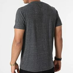 Meilleure affaire 🛒 Tee 👚 Shirt Vintage Logo Embroidery M1011245A Gris Anthracite Chiné de Superdry 👍 9 Meilleure affaire 🛒 Tee 👚 Shirt Vintage Logo Embroidery M1011245A Gris Anthracite Chiné de Superdry 👍 -Superdry Soldes superdry 276914 M1011245A HJB 20210805T161052 04