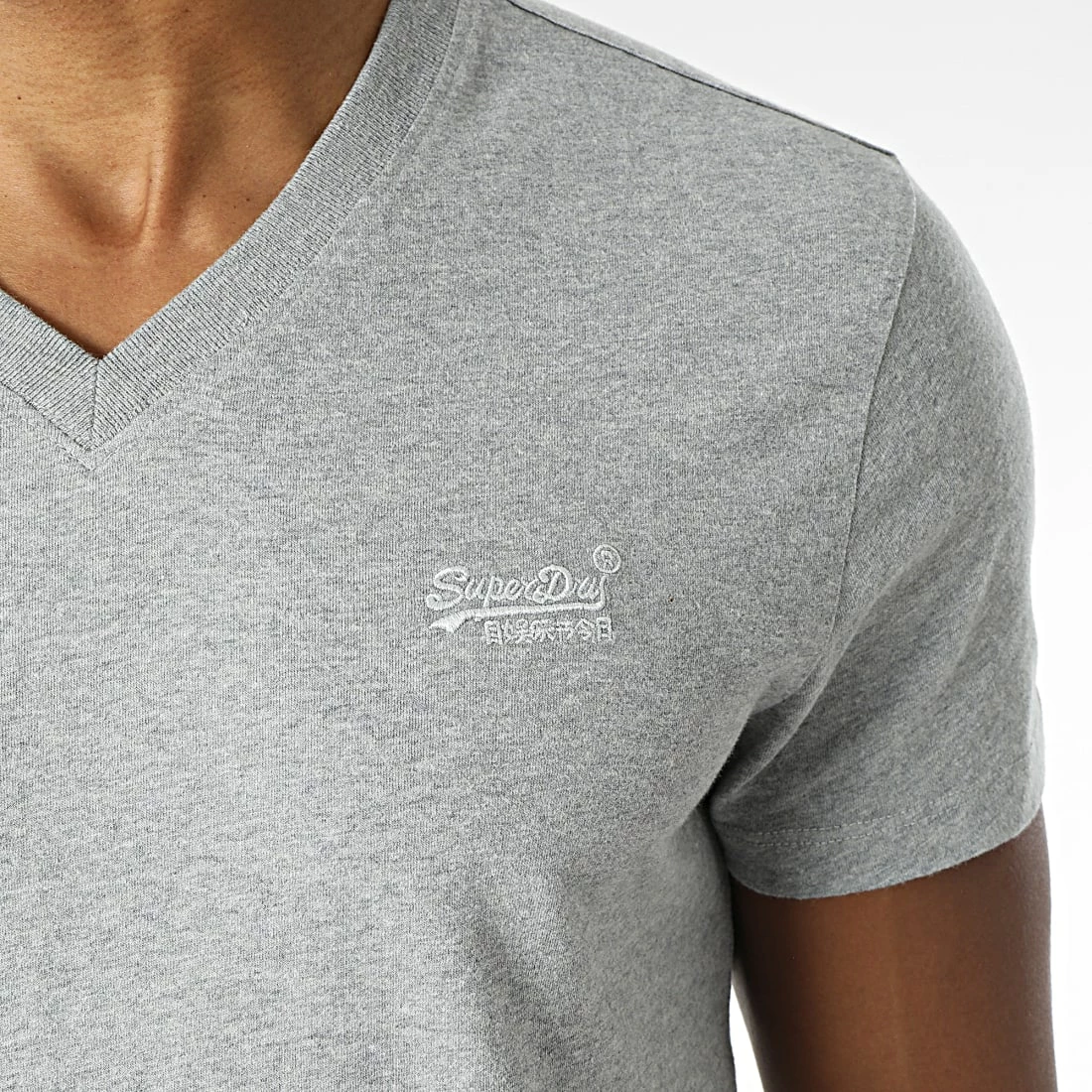 Budget 🎉 Tee 👚 Shirt Col V M1011170A Gris Chiné de Superdry 😉 4 Budget 🎉 Tee 👚 Shirt Col V M1011170A Gris Chiné de Superdry 😉 – Image 2