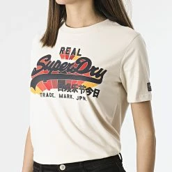 Nouveau ⭐ Tee 👕 Shirt Femme W1010730A Beige de Superdry 😉 -Superdry Soldes superdry 295856 W1010730A 18C 20220103T160502 03