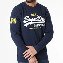 Nouveau 💯 Tee 👚 Shirt A Manches Longues Vintage Logo Classic M6010632A Bleu Marine de Superdry 🛒 -Superdry Soldes superdry 304029 M6010632A 4AY 20220222T163116 03