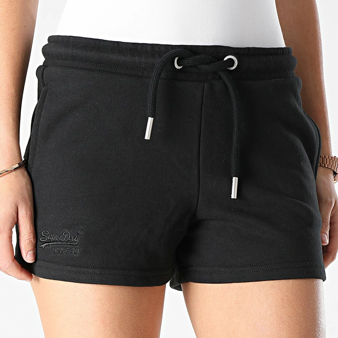Acheter 🤩 Short Jogging Femme Vintage Logo Embrodery Noir de Superdry 🥰 4 Acheter 🤩 Short Jogging Femme Vintage Logo Embrodery Noir de Superdry 🥰 – Image 3