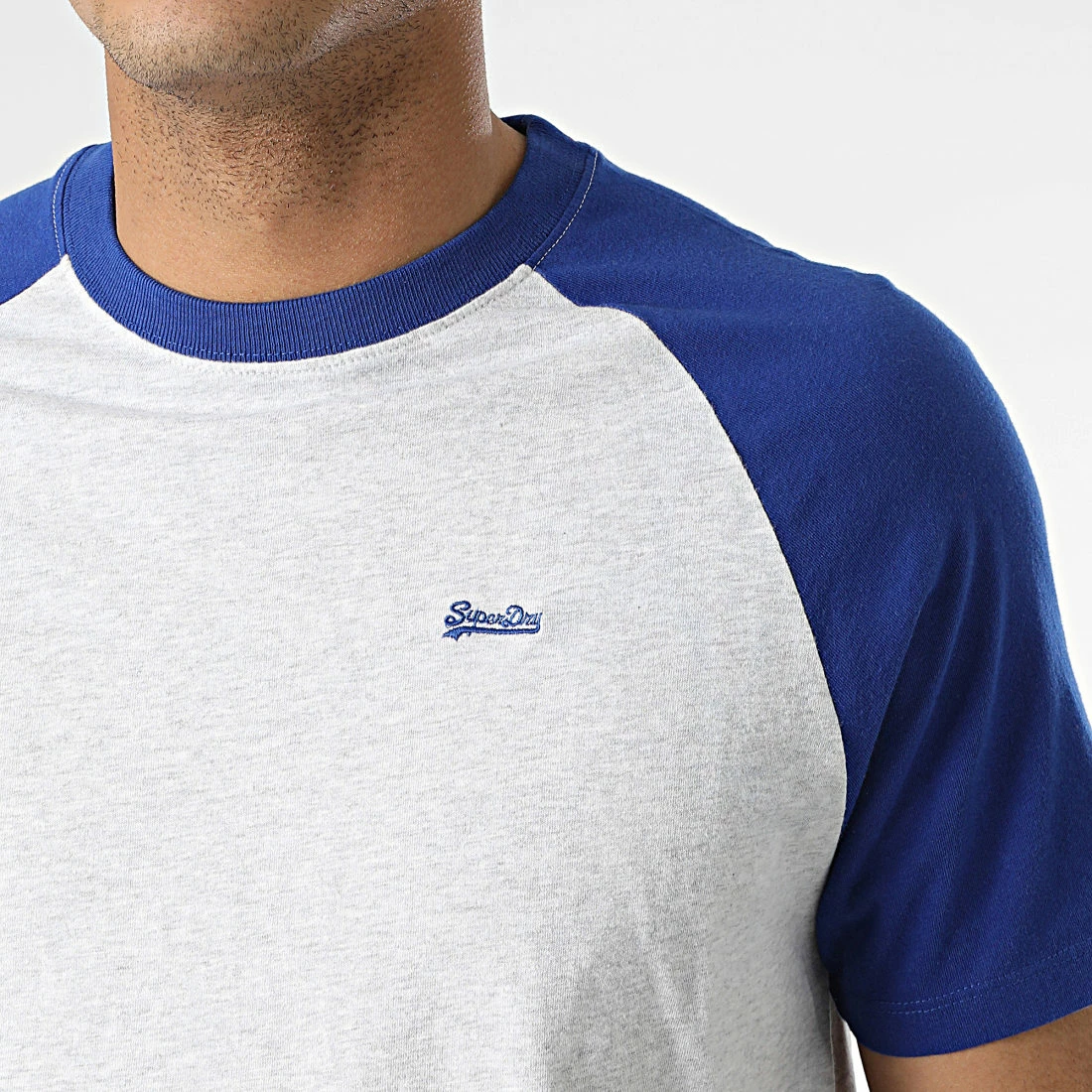 Meilleur prix 🥰 Tee 👕 Shirt Raglan Vintage ⚾ Baseball Gris Clair Chiné Bleu Roi de Superdry ⭐ 4 Meilleur prix 🥰 Tee 👕 Shirt Raglan Vintage ⚾ Baseball Gris Clair Chiné Bleu Roi de Superdry ⭐ – Image 2