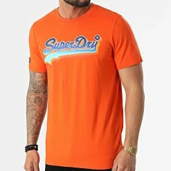 Grosses soldes 😍 Tee 👚 Shirt Vintage Logo Seasonal M1011391A Orange de Superdry 🔥