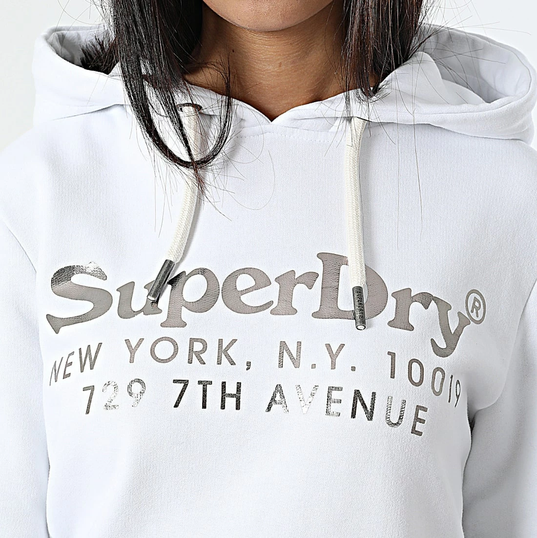 Le moins cher 👏 Sweat Capuche Femme Vintage Venue Blanc Argenté de Superdry 🎉 4 Le moins cher 👏 Sweat Capuche Femme Vintage Venue Blanc Argenté de Superdry 🎉 – Image 2
