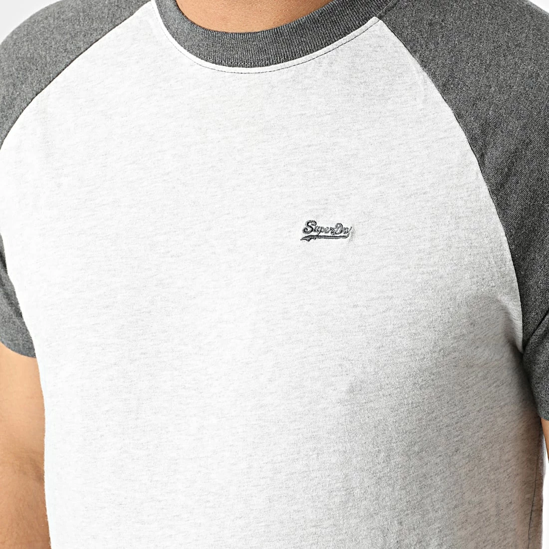 Grosses soldes ❤️ Tee 👚 Shirt M1011296A Gris Chiné de Superdry 🔔 4 Grosses soldes ❤️ Tee 👚 Shirt M1011296A Gris Chiné de Superdry 🔔 – Image 2