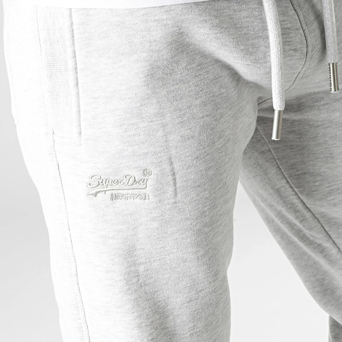 Tout neuf 🔔 Pantalon Jogging Vintage Logo Embroidery M7010957A Gris Chiné de Superdry 🧨 4 Tout neuf 🔔 Pantalon Jogging Vintage Logo Embroidery M7010957A Gris Chiné de Superdry 🧨 – Image 2