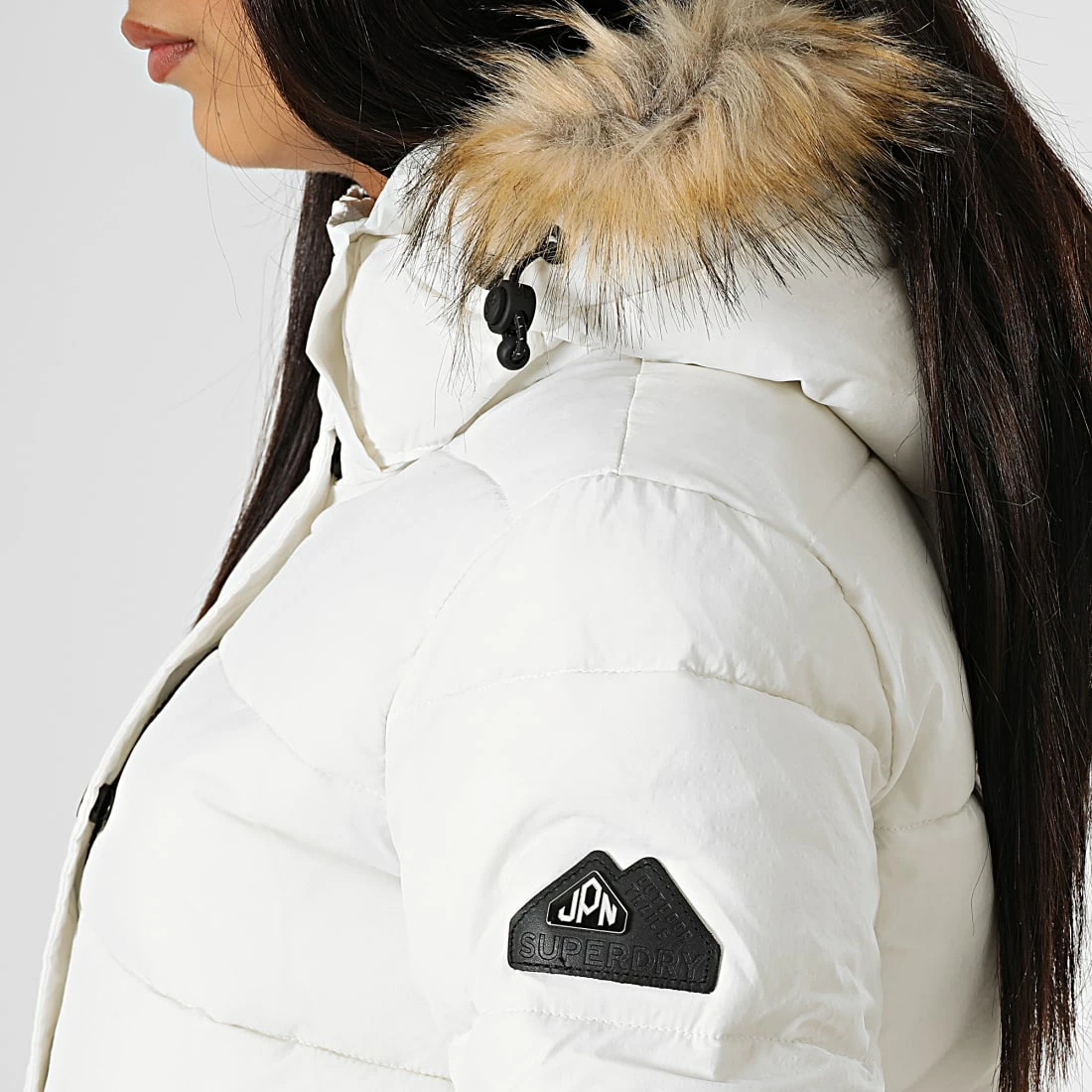 Meilleur prix ✔️ Doudoune Longue Capuche Fourrure Femme Vintage Blanc de Superdry 🤩 4 Meilleur prix ✔️ Doudoune Longue Capuche Fourrure Femme Vintage Blanc de Superdry 🤩 – Image 2
