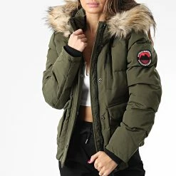Le moins cher ❤️ Veste Bomber Capuche Fourrure Femme Everest Vert Kaki de Superdry 😉 -Superdry Soldes superdry 336779 W5010995A LO3 20221007T161804 03