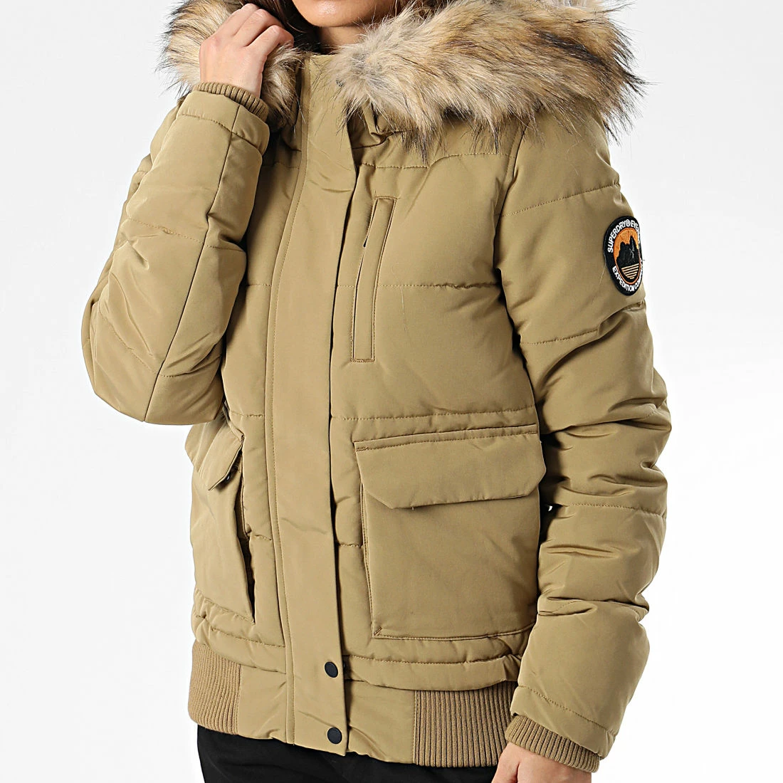 Remise 👏 Veste Bomber Capuche Fourrure Femme Everest Camel de Superdry 👏 5 Remise 👏 Veste Bomber Capuche Fourrure Femme Everest Camel de Superdry 👏 – Image 3
