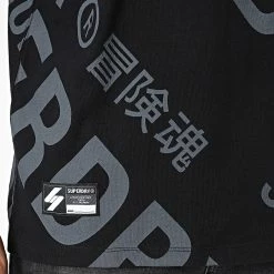 Vente flash 🔥 Tee 👚 Shirt Classic AOP M1011520A Noir de Superdry ✔️ -Superdry Soldes timberland 338210 M1011520A 02A 20220926T151002 02